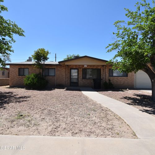 807 Poplar St, Anthony, TX, 79821-7271 | Card Image