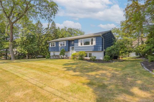 3 Indian Dr, West Nyack, NY, 10994-2110 | Card Image