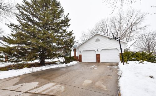 1807 33rd Street S, Moorhead, MN, 56560 | Card Image
