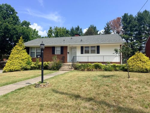 929 Logan St, Salem, VA, 24153-3253 | Card Image