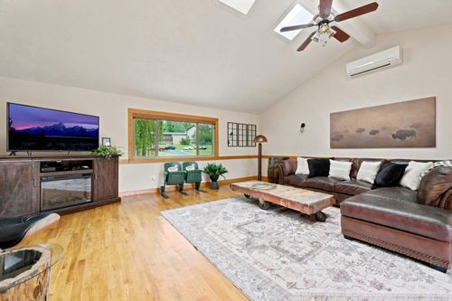 705 Circle Dr, Buffalo, WY, 82834-2565 | Card Image