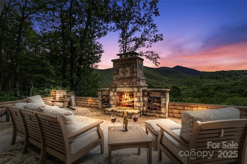 596 N Ridge Runner Rd, Burnsville, NC, 28714-7286 | Card Image