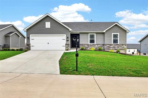 557 Lakewood Dr, Moscow Mills, MO, 63362-4701 | Card Image