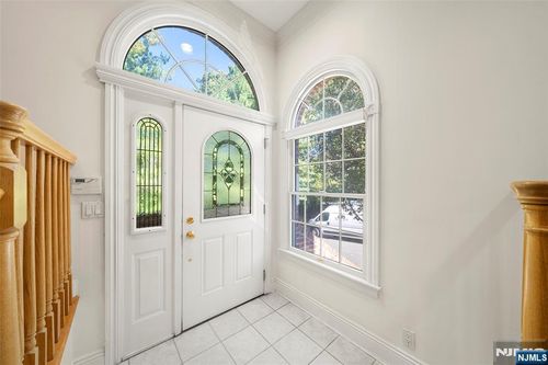 139 Stonegate Trl, Cresskill, NJ, 07626-2411 | Card Image