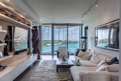1502-300 S Pointe Dr, Miami Beach, FL, 33139-7337 | Card Image