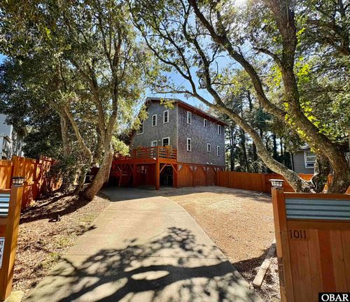 1011 Lisa Ct, Kill Devil Hills, NC, 27948-9339 | Card Image
