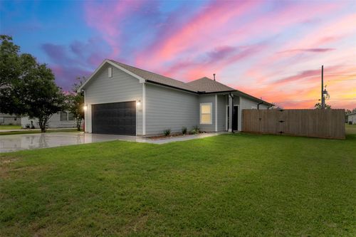 1302 Trinity St, Anahuac, TX, 77514-2921 | Card Image