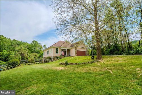 11404 Russell Rd, HILLSBORO, VA, 20132-1959 | Card Image