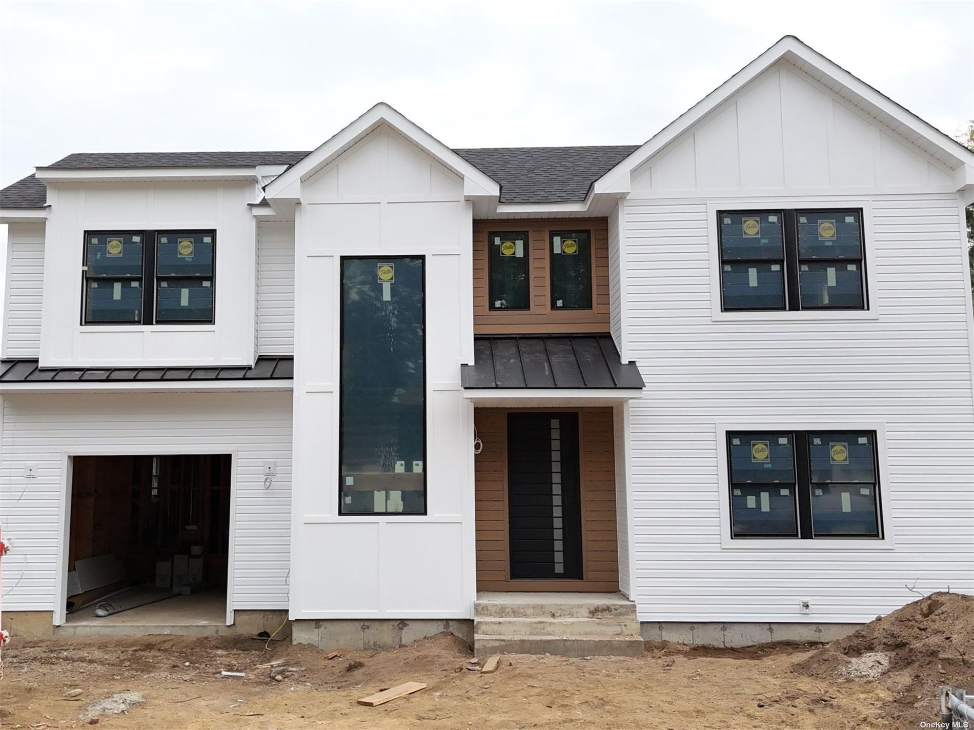Palm Ln, Westbury, NY 11590