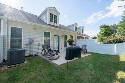 Back of property yard with patio | Image 3