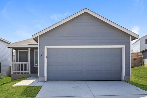 1521 Pile Trl, New Braunfels, TX, 78130-8519 | Card Image