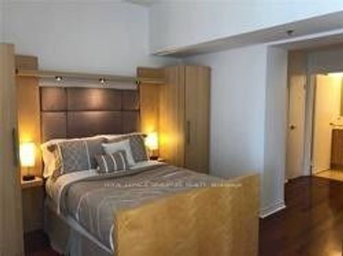 2702-1 King St W, Toronto, ON, M5H1A1 | Card Image