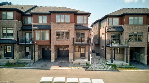 123-61 Soho St, Stoney Creek, ON, L8J0M6 | Card Image