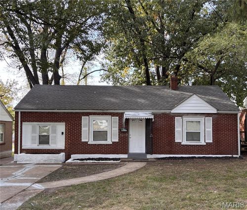6637 Torlina Dr, Berkeley, MO, 63134-1555 | Card Image