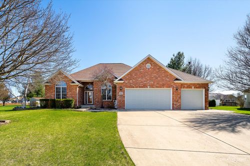 112 Kees Ln, Sandwich, IL, 60548-7055 | Card Image