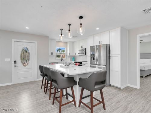 195 Hibiscus Dr, FORT MYERS BEACH, FL, 33931-3831 | Card Image