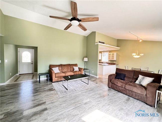 1226 Bellaire Ave, House other with 3 bedrooms, 2 bathrooms and 2 parking in Bryan OH | Image 4