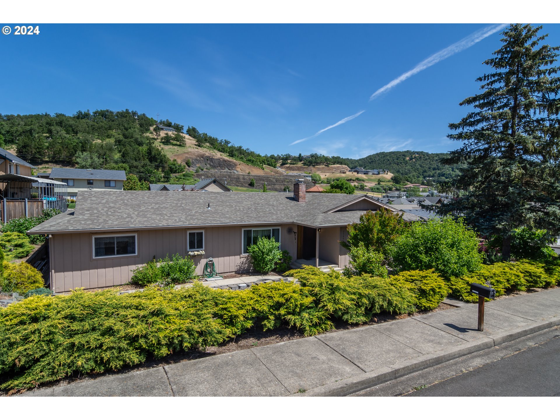 Sunberry Dr, Roseburg, OR 97471