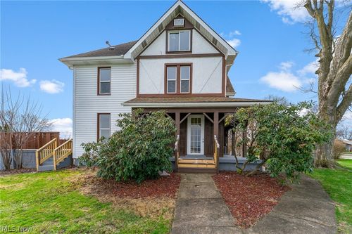 563 Geneva Ave, Struthers, OH, 44471-1328 | Card Image