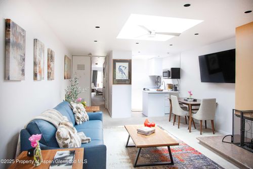 3e-210 E Cooper Ave, Aspen, CO, 81611-1874 | Card Image