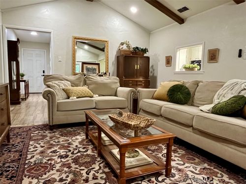 1116 Willowcreek Rd, Cleburne, TX, 76033-6129 | Card Image