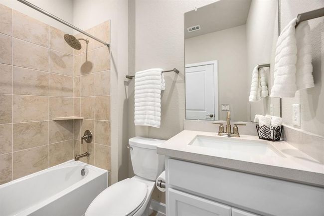 Secondary Bathroom | Image 26
