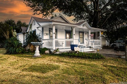 301 Holly Ave, Luling, TX, 78648-3121 | Card Image