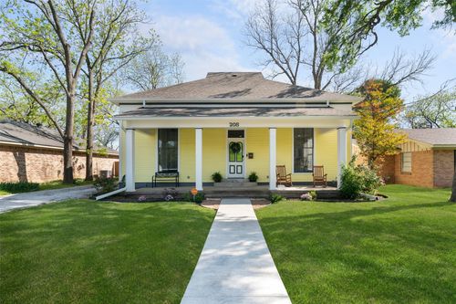208 Corsicana St, Hillsboro, TX, 76645-3039 | Card Image