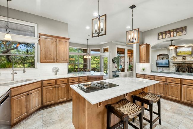 Kitchen | Image 10