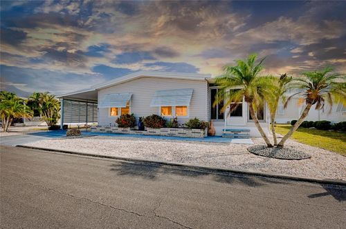 881 Grado Dr, VENICE, FL, 34285-4416 | Card Image
