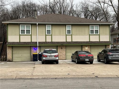 8701 Nw 82nd St, Kansas City, MO, 64152-4142 | Card Image