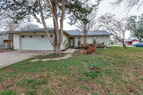 2805 Barrington Pl, Arlington, TX, 76014-2103 | Card Image