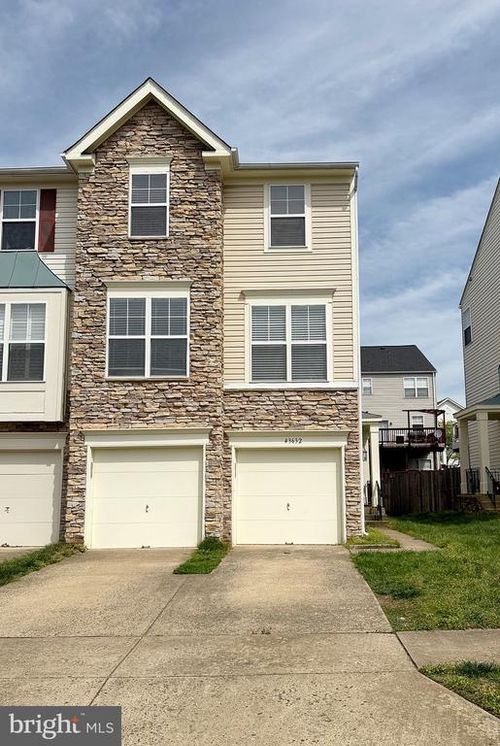 43632 Obrien Sq, CHANTILLY, VA, 20152-3635 | Card Image
