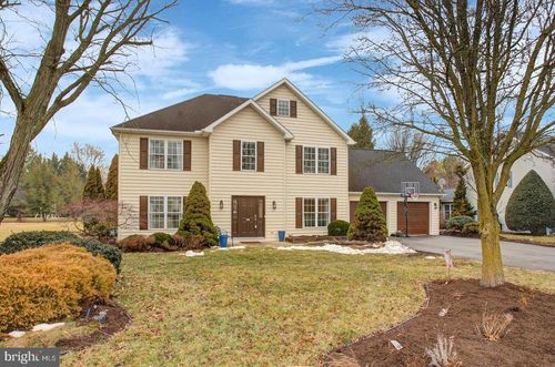 463 Century Dr, GREENCASTLE, PA, 17225-1185 | Card Image