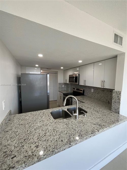 214-9441 Sw 4th St, Miami, FL, 33174 | Card Image