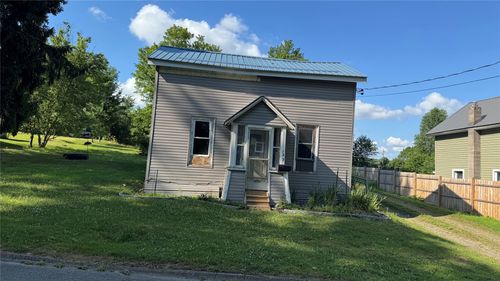 123 W Irving St, Corry, PA, 16407-1141 | Card Image