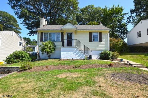 608 E Vail Rd, Landing, NJ, 07850-1218 | Card Image