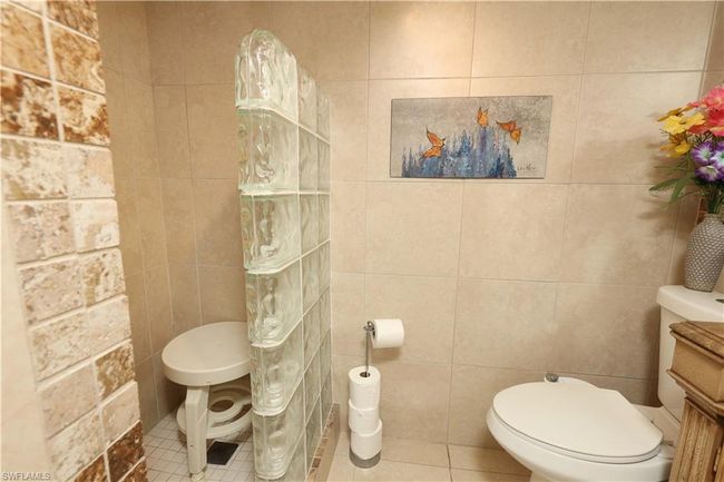APT-209 - 37 High Point Cir E, Condo with 2 bedrooms, 2 bathrooms and 1 parking in NAPLES FL | Image 18