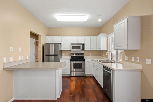 1018 Gold Coast Rd, Papillion, NE, 68046-4293 | Card Image