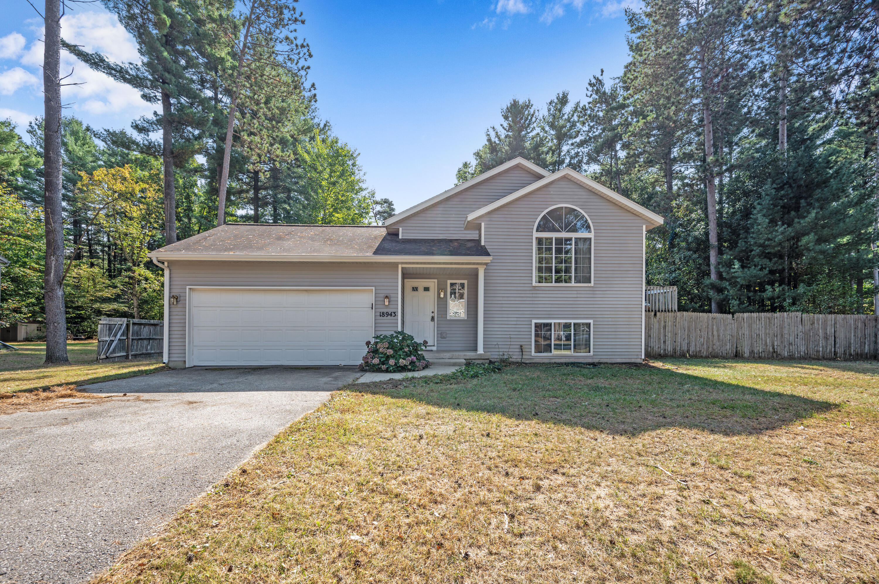 Tall Timbers Dr, Howard City, MI 49329