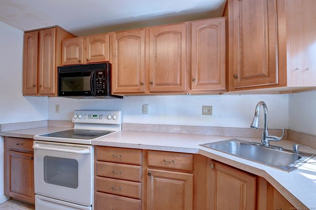 309 - 309 Cedar Hollow Dr, Condo with 2 bedrooms, 2 bathrooms and null parking in Rocky Hill CT | Image 8