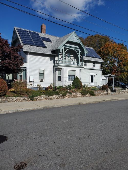 74 Maple St, Woonsocket, RI, 02895-4539 | Card Image