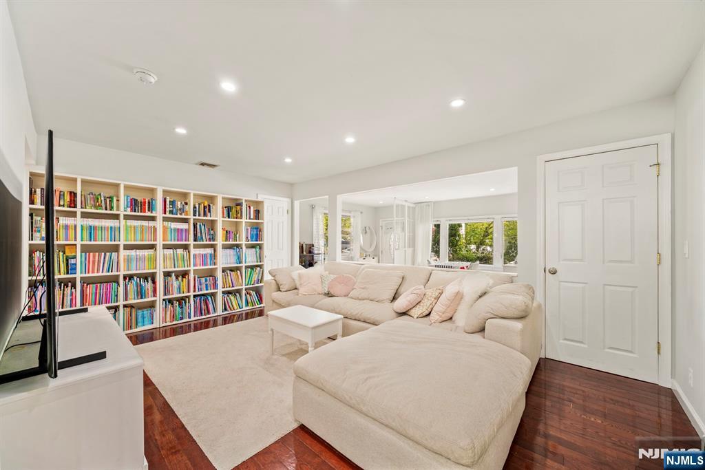 Residential Lease in Cresskill 3