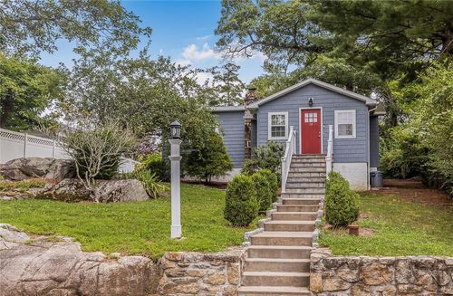 40 Ridgecrest Rd, Lake Peekskill, NY, 10537-1001 | Card Image