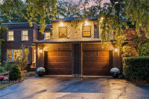 {{alt}} | Card Image