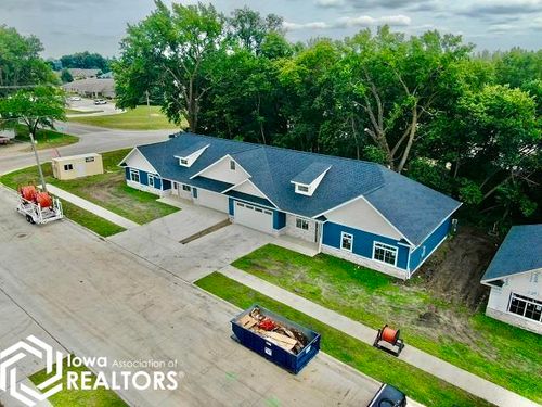 316 27th Pl S, Clear Lake, IA, 50428-2327 | Card Image