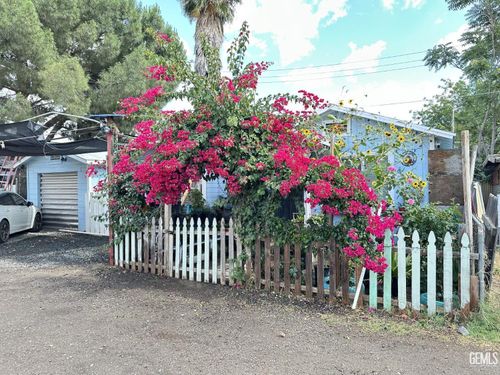 1219 Ogden St, Bakersfield, CA, 93305-5528 | Card Image