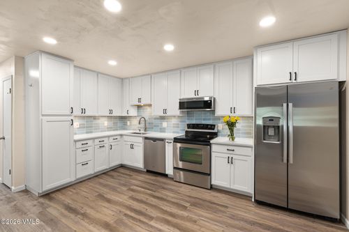 e304-1050 W Beaver Creek Blvd, Avon, CO, 81620-5793 | Card Image
