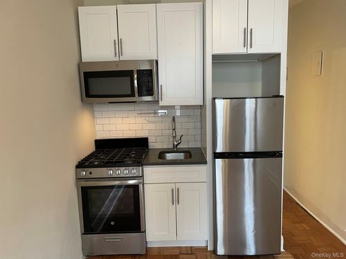 3-589 1st Ave, New York, NY, 10016-6448 | Card Image