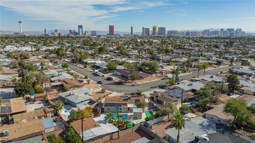 4308 El Cederal Ave, Las Vegas, NV, 89102-3790 | Card Image